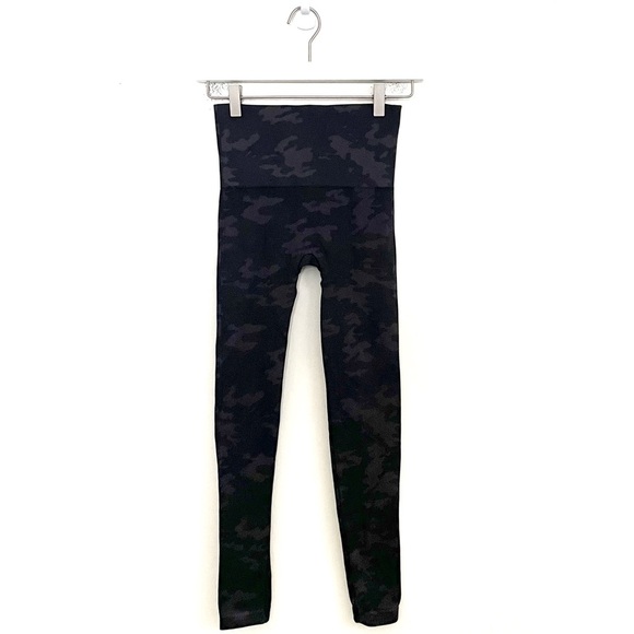 Spanx EcoCare Seamless Black Camo High Waisted Leggings Size Small Slimming - Picture 2 of 6